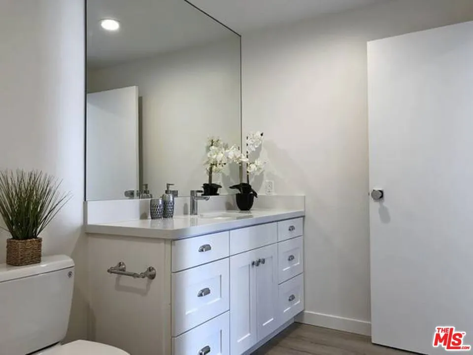 2211 GRIFFITH PARK #5 Los Angeles, CA 90039