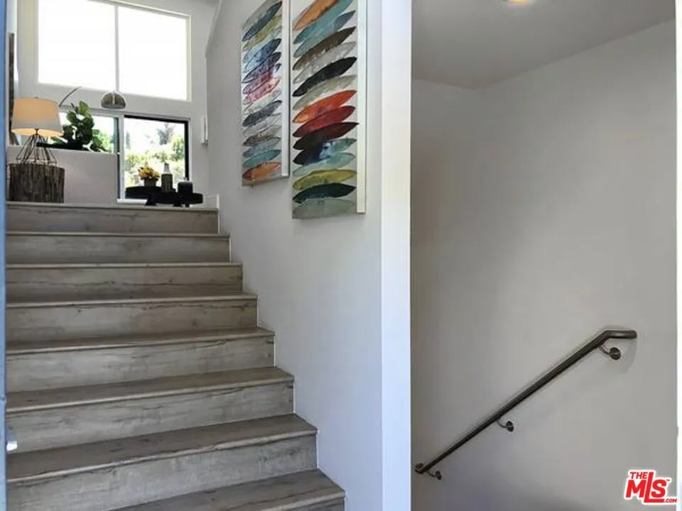 2211 GRIFFITH PARK #5 Los Angeles, CA 90039