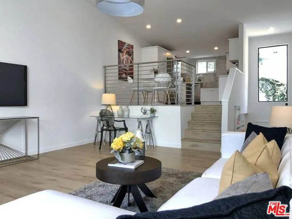 2211 GRIFFITH PARK #5 Los Angeles, CA 90039