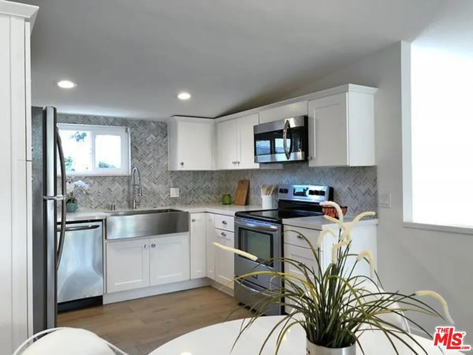 2211 GRIFFITH PARK #5 Los Angeles, CA 90039