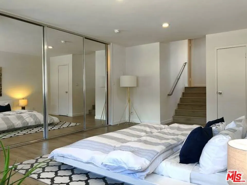 2211 GRIFFITH PARK #5 Los Angeles, CA 90039