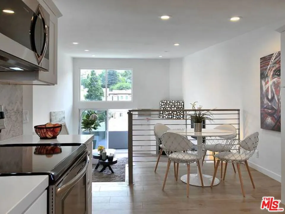 2211 GRIFFITH PARK #5 Los Angeles, CA 90039