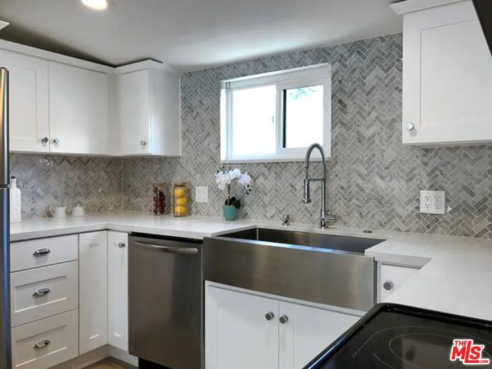 2211 GRIFFITH PARK #5 Los Angeles, CA 90039