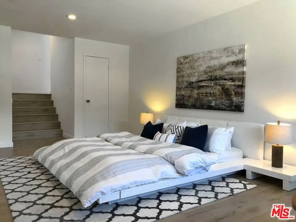 2211 GRIFFITH PARK #5 Los Angeles, CA 90039