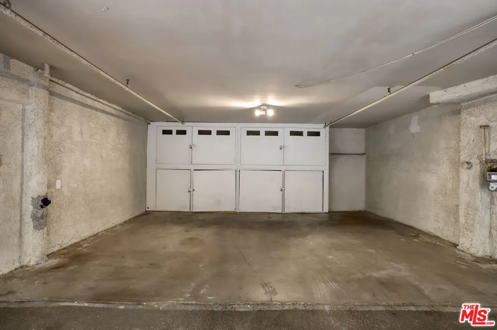 10214 Samoa Avenue #25 Tujunga, CA 91042
