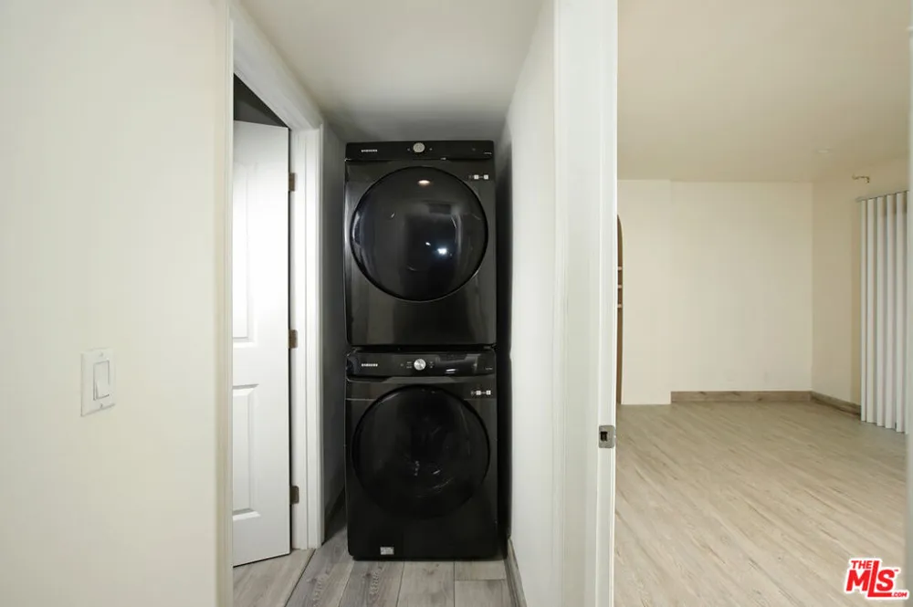 10214 Samoa Avenue #25 Tujunga, CA 91042