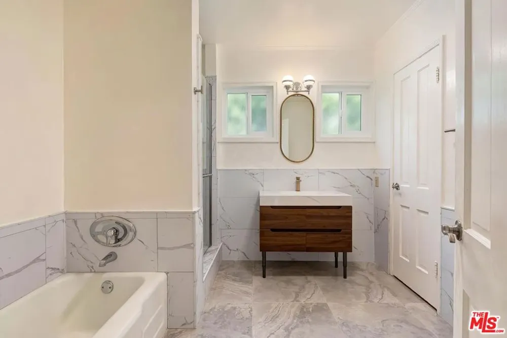10574 Ashton Avenue Los Angeles, CA 90024