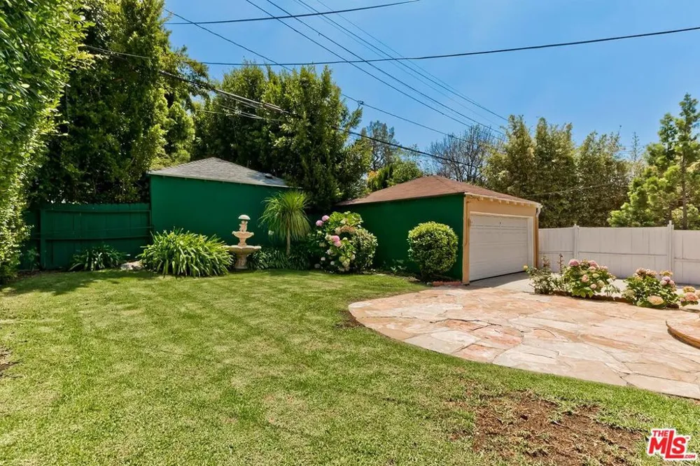 10574 Ashton Avenue Los Angeles, CA 90024
