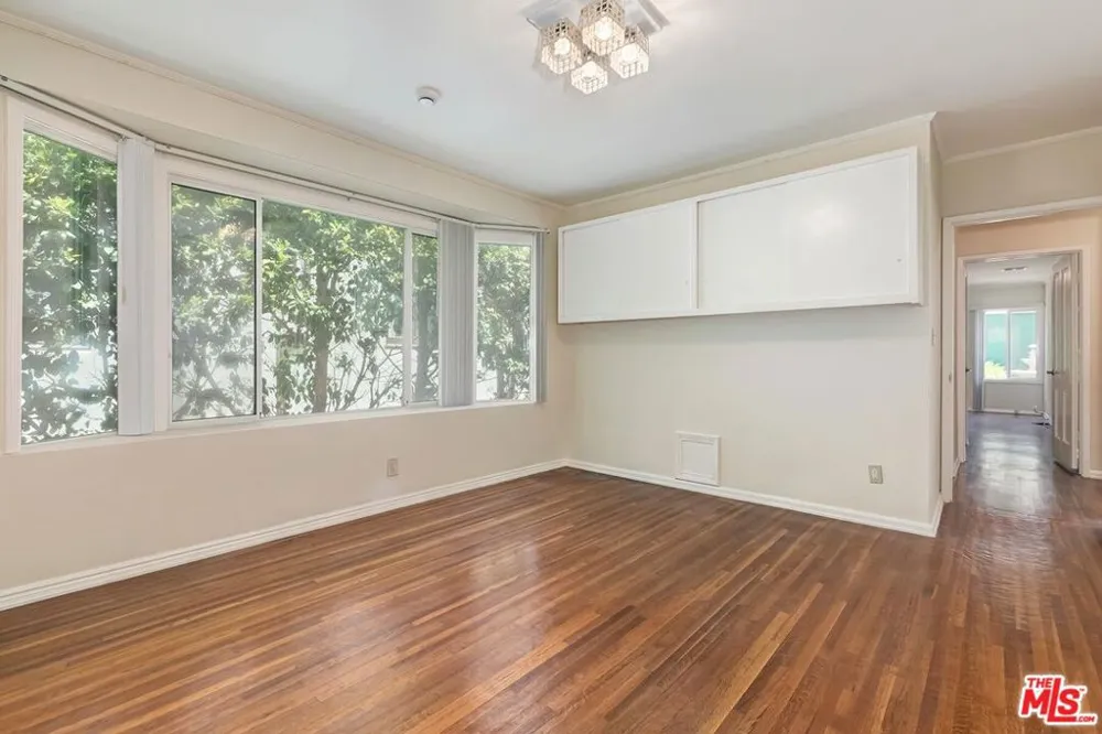 10574 Ashton Avenue Los Angeles, CA 90024