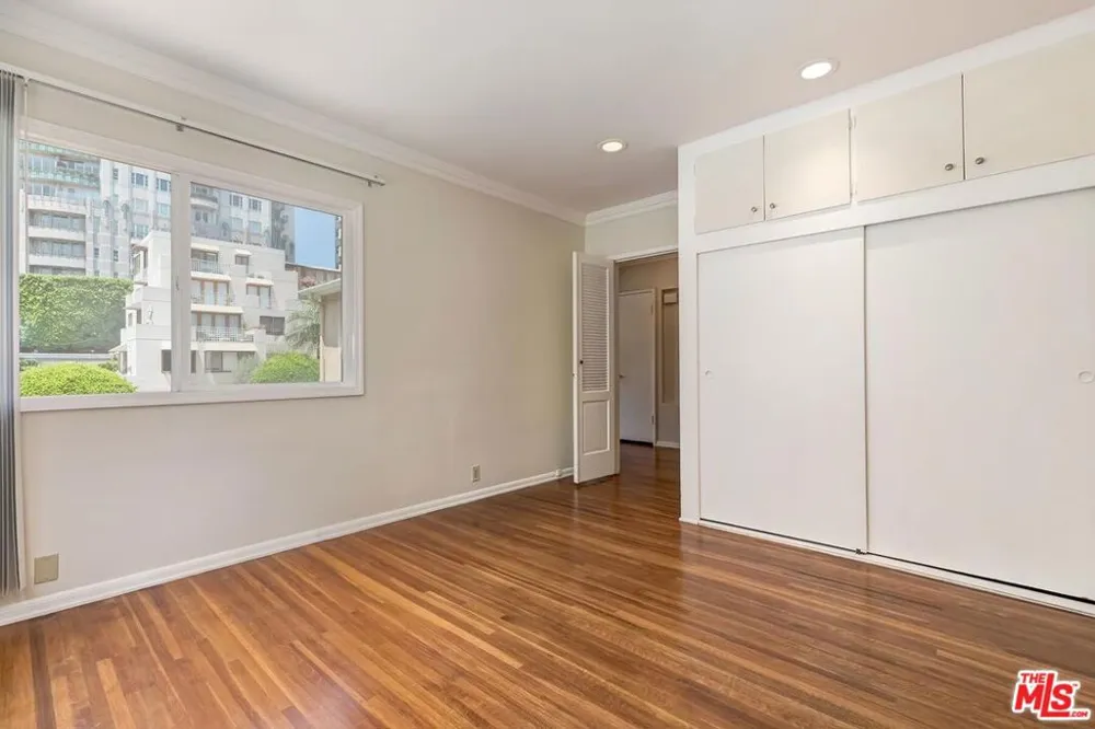 10574 Ashton Avenue Los Angeles, CA 90024