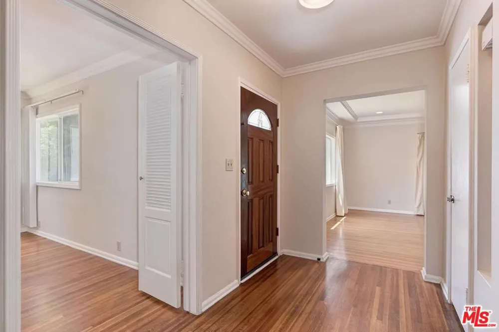 10574 Ashton Avenue Los Angeles, CA 90024
