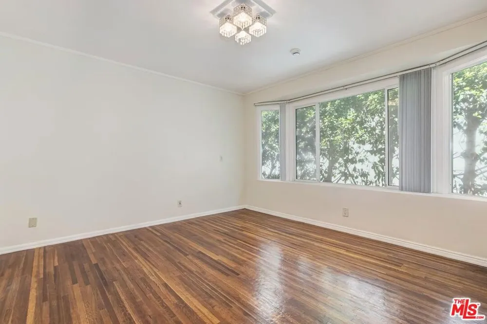 10574 Ashton Avenue Los Angeles, CA 90024