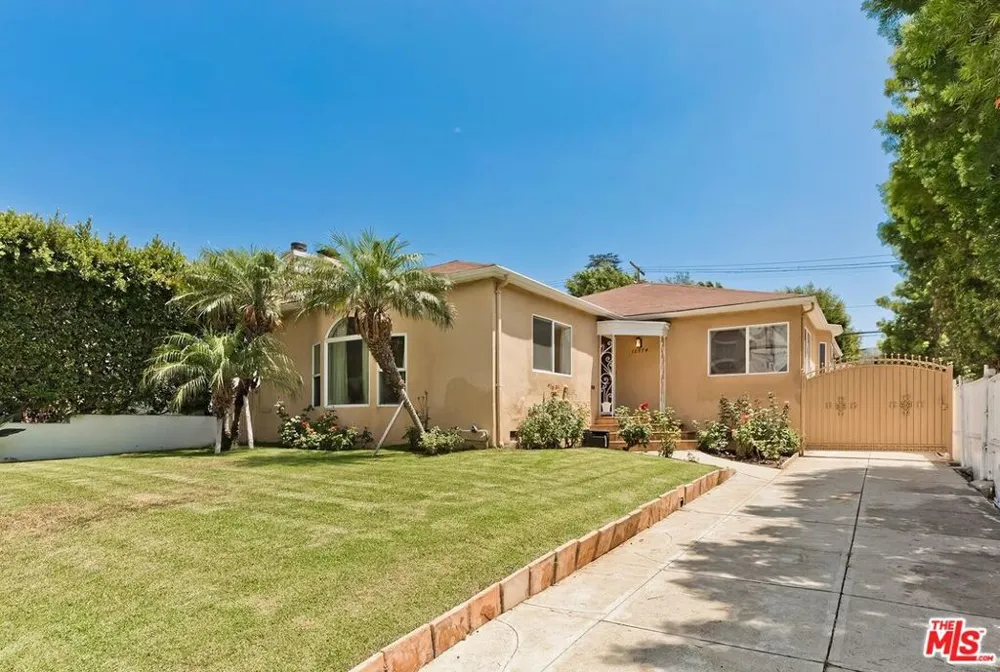 10574 Ashton Avenue Los Angeles, CA 90024