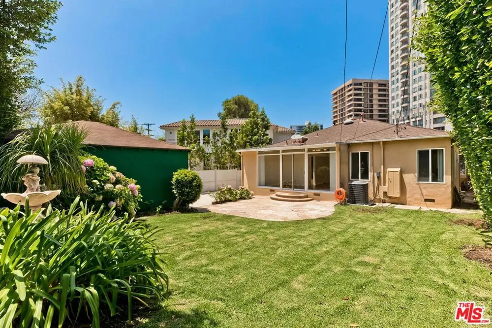 10574 Ashton Avenue Los Angeles, CA 90024