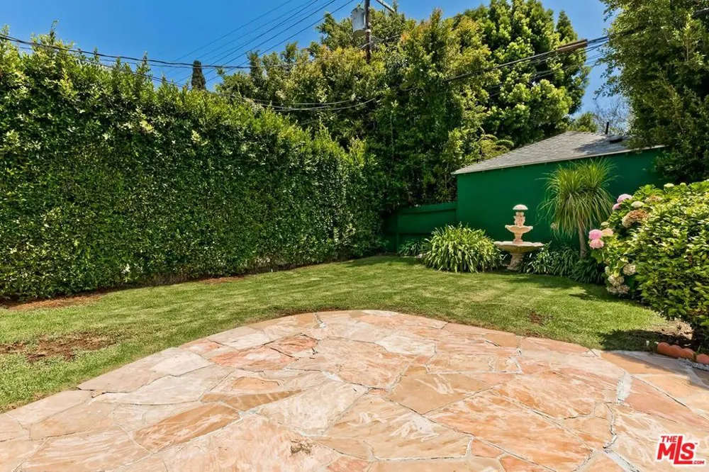 10574 Ashton Avenue Los Angeles, CA 90024