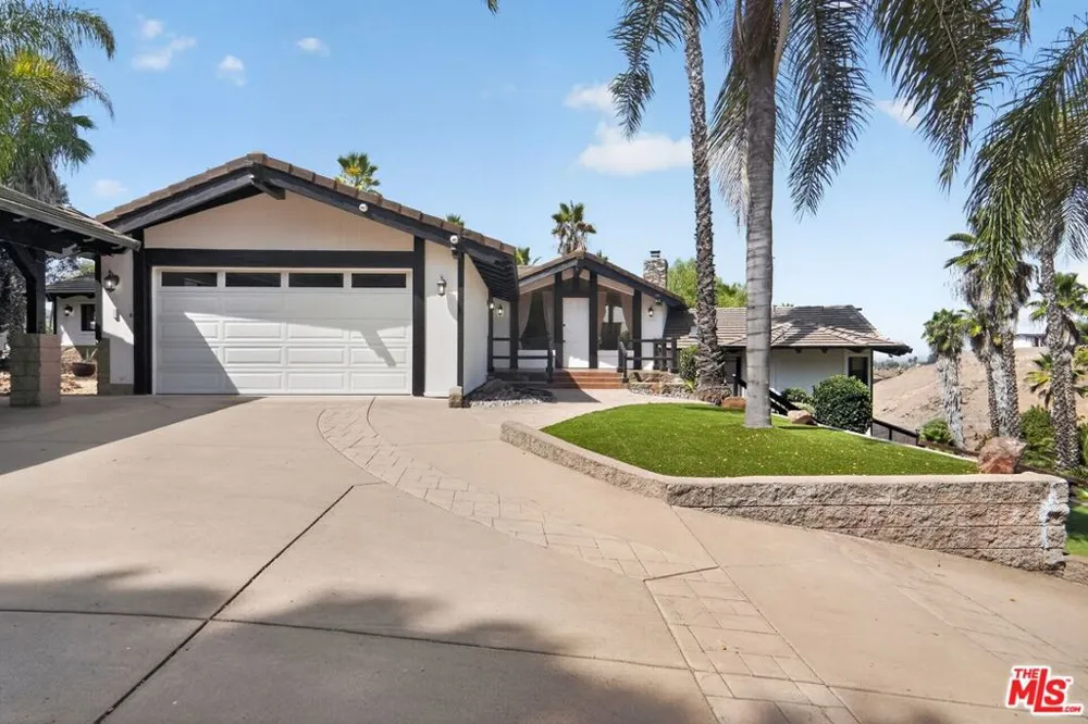 3342 White Hawk Road Escondido, CA 92027