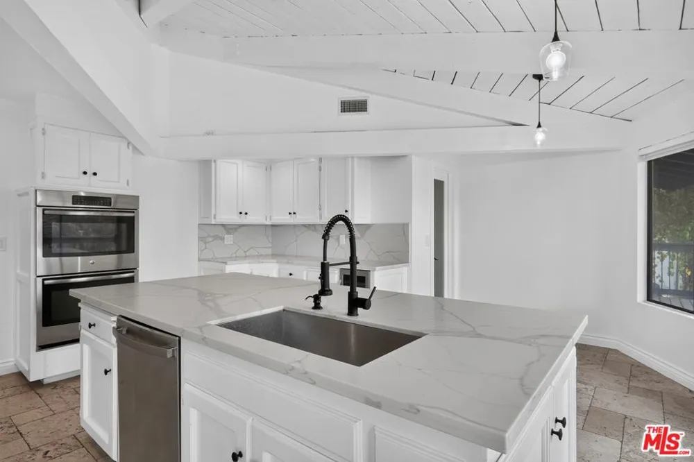 3342 White Hawk Road Escondido, CA 92027