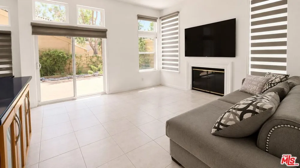 10884 Kimball Place Tustin, CA 92782
