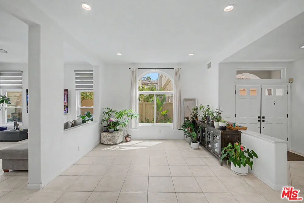 10884 Kimball Place Tustin, CA 92782