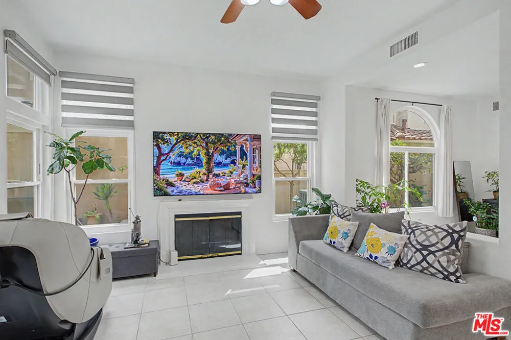 10884 Kimball Place Tustin, CA 92782