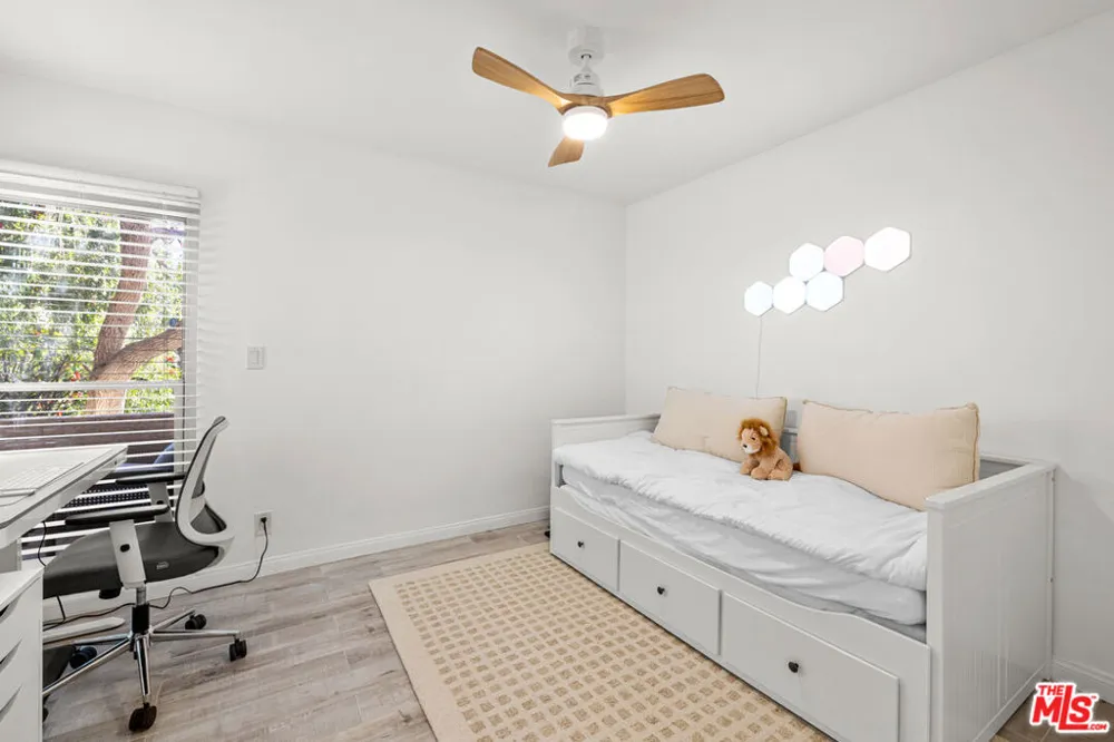 5651 Windsor Way #101 Culver City, CA 90230