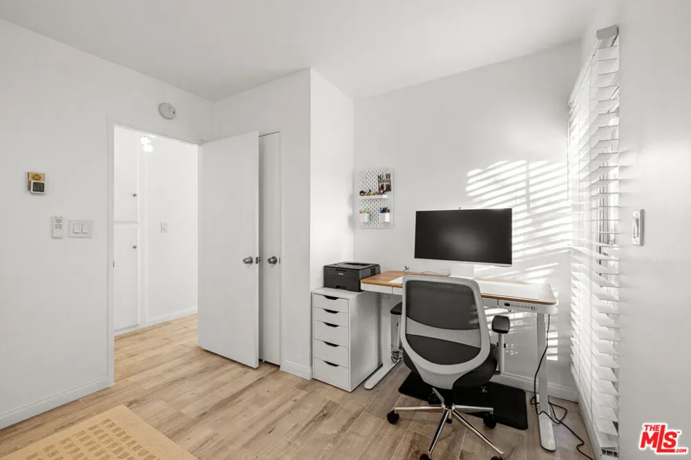 5651 Windsor Way #101 Culver City, CA 90230