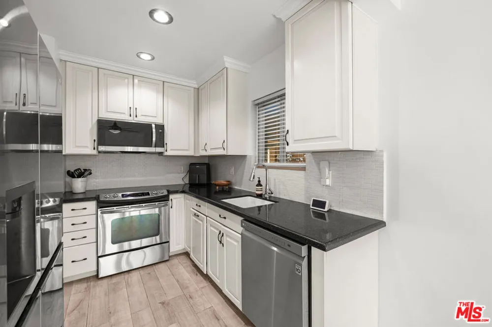 5651 Windsor Way #101 Culver City, CA 90230