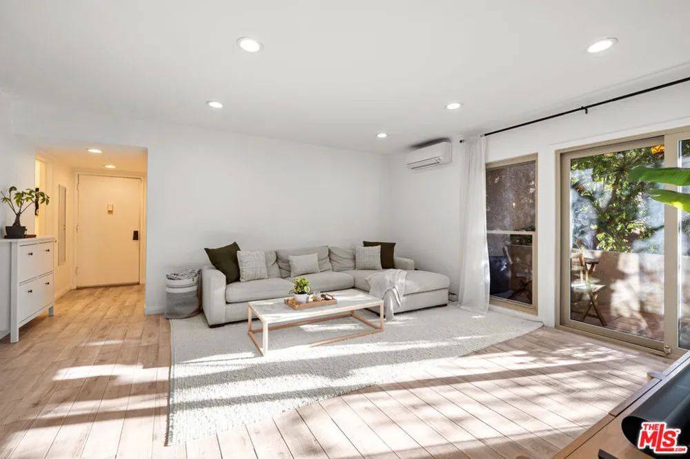 5651 Windsor Way #101 Culver City, CA 90230