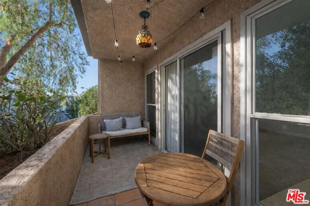 5651 Windsor Way #101 Culver City, CA 90230