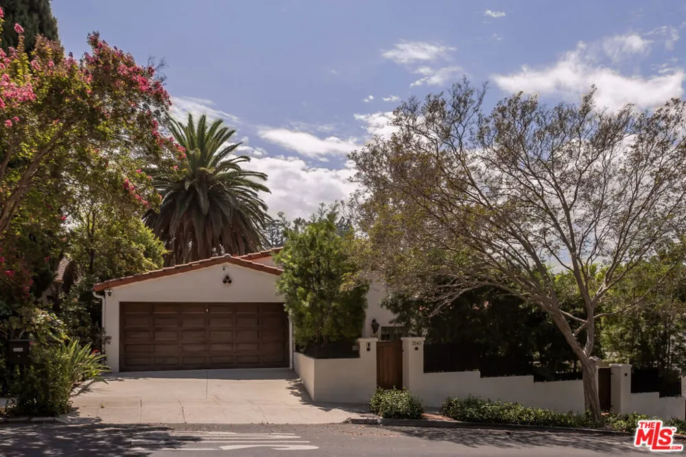 3145 La Suvida Drive Los Angeles, CA 90068