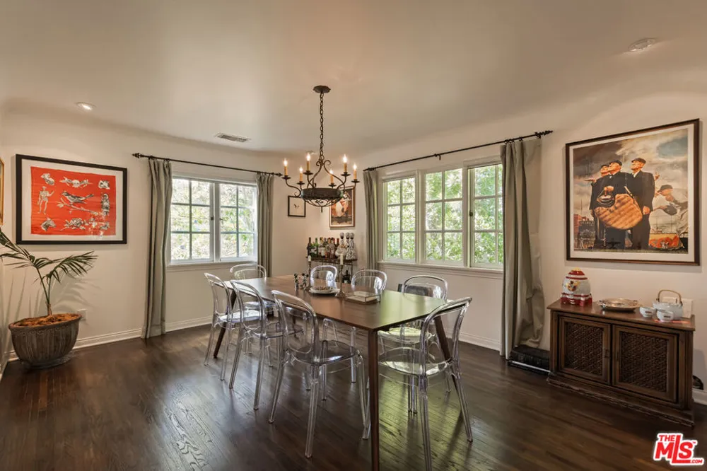 3145 La Suvida Drive Los Angeles, CA 90068