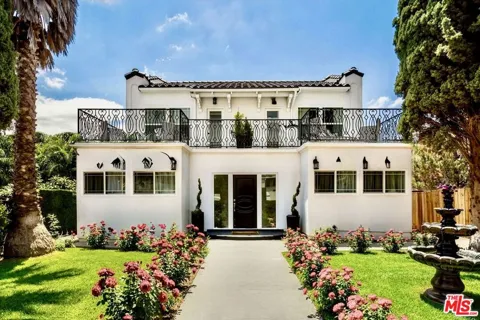 6110 De Longpre Avenue #3