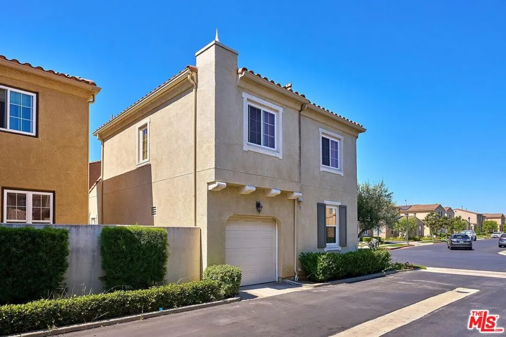 11478 Ghiberti Way Northridge, CA 91326