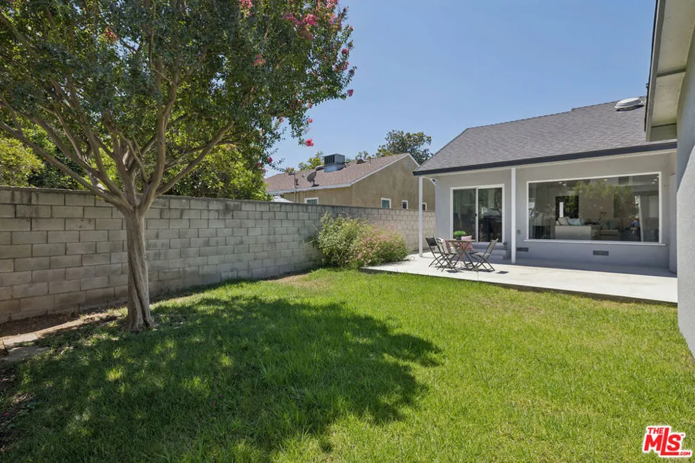 5822 Saloma Avenue Sherman Oaks, CA 91411