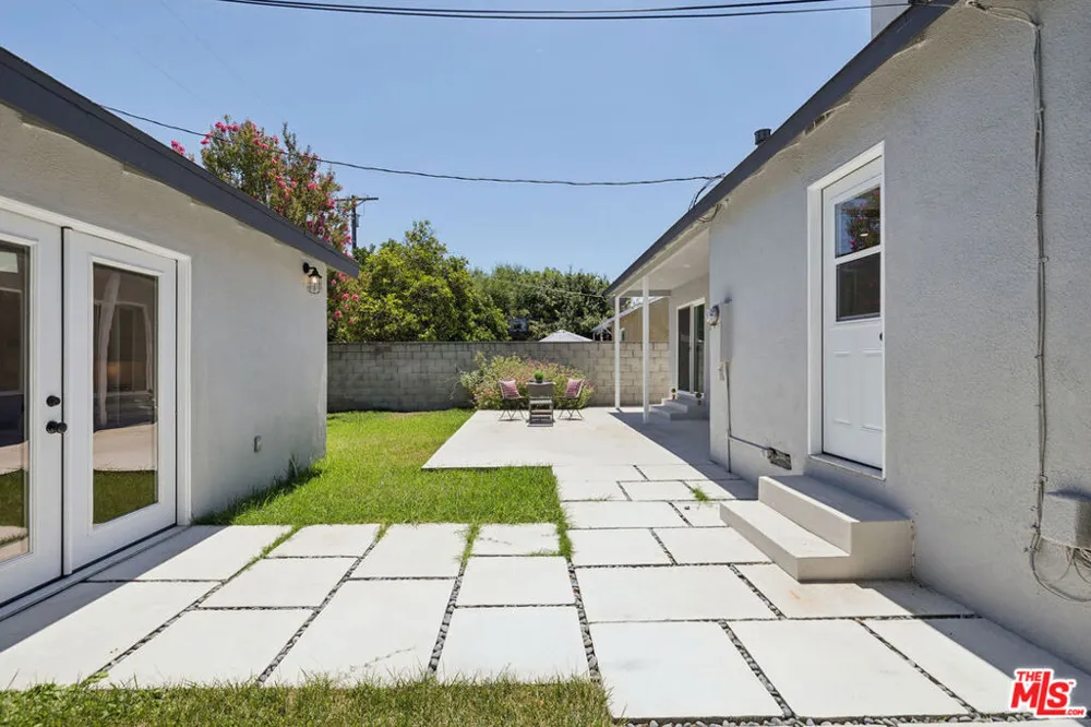 5822 Saloma Avenue Sherman Oaks, CA 91411