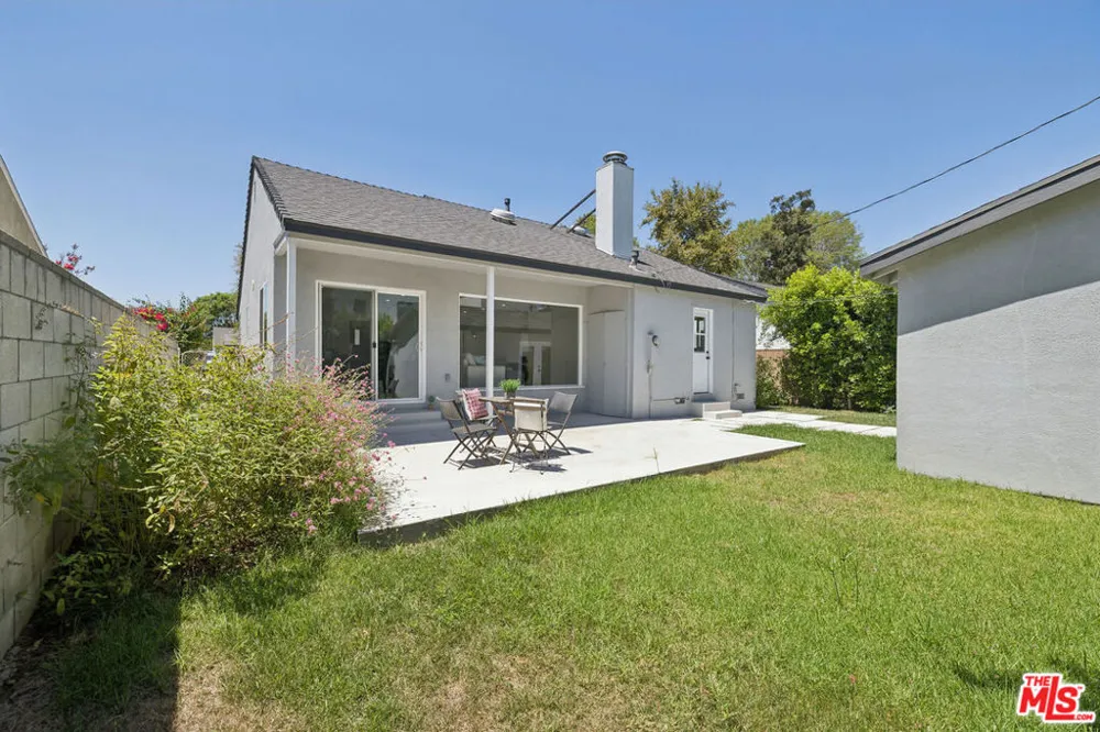 5822 Saloma Avenue Sherman Oaks, CA 91411