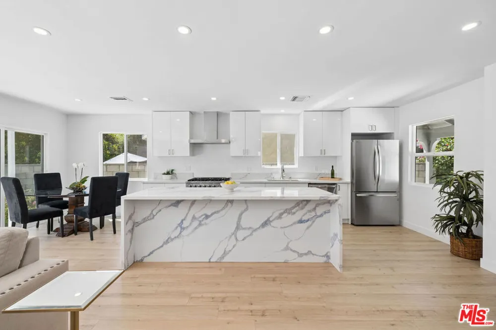 5822 Saloma Avenue Sherman Oaks, CA 91411
