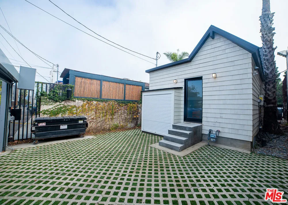205 Venice Way Los Angeles, CA 90291