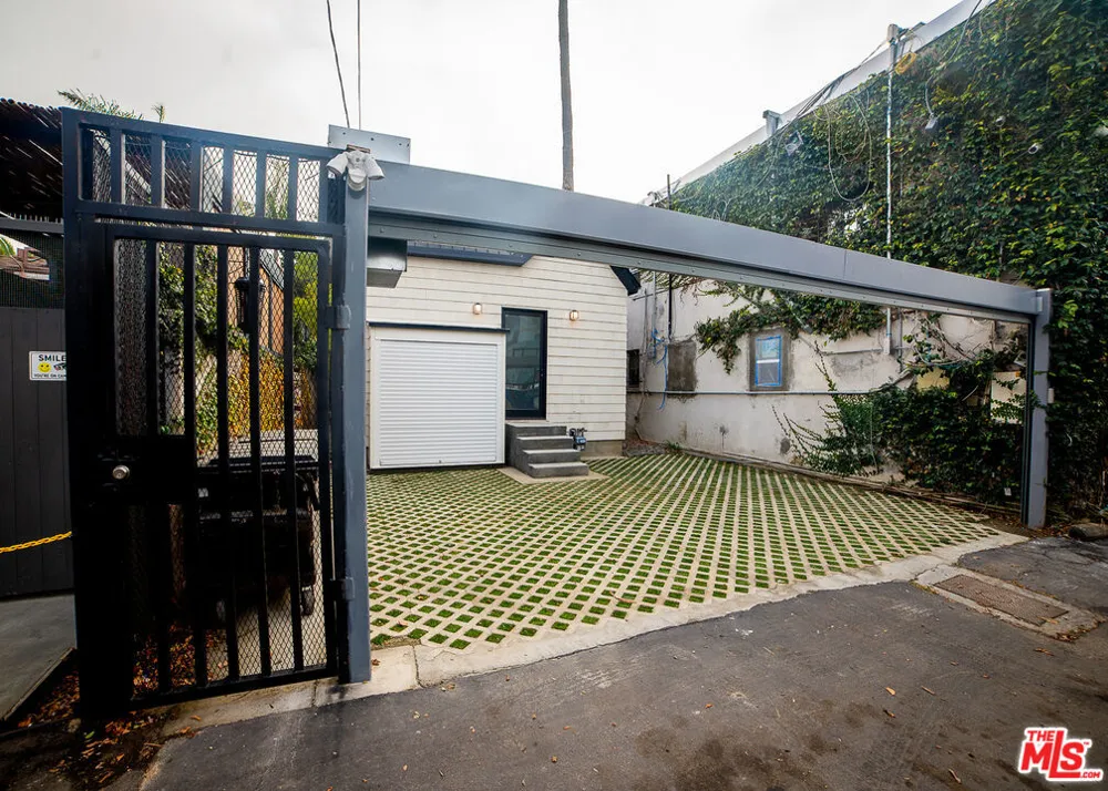 205 Venice Way Los Angeles, CA 90291