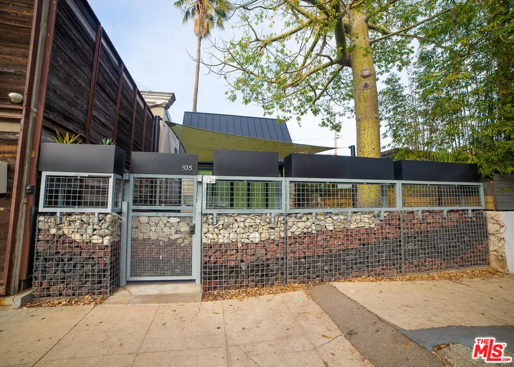 205 Venice Way Los Angeles, CA 90291