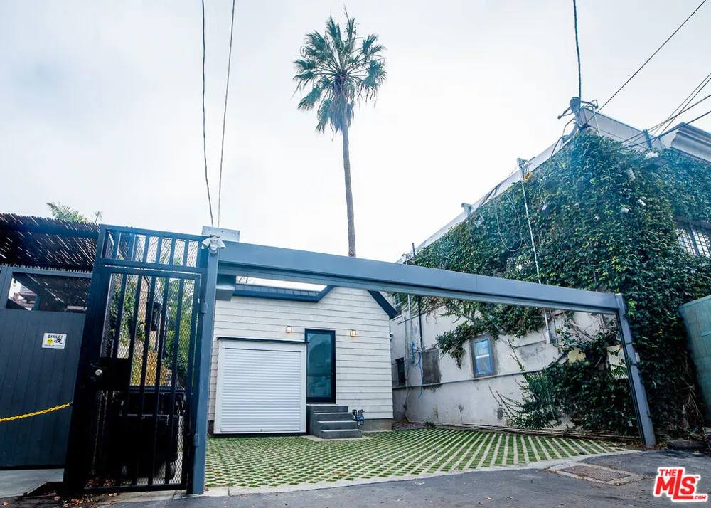 205 Venice Way Los Angeles, CA 90291