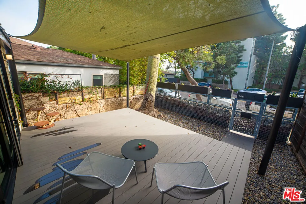 205 Venice Way Los Angeles, CA 90291