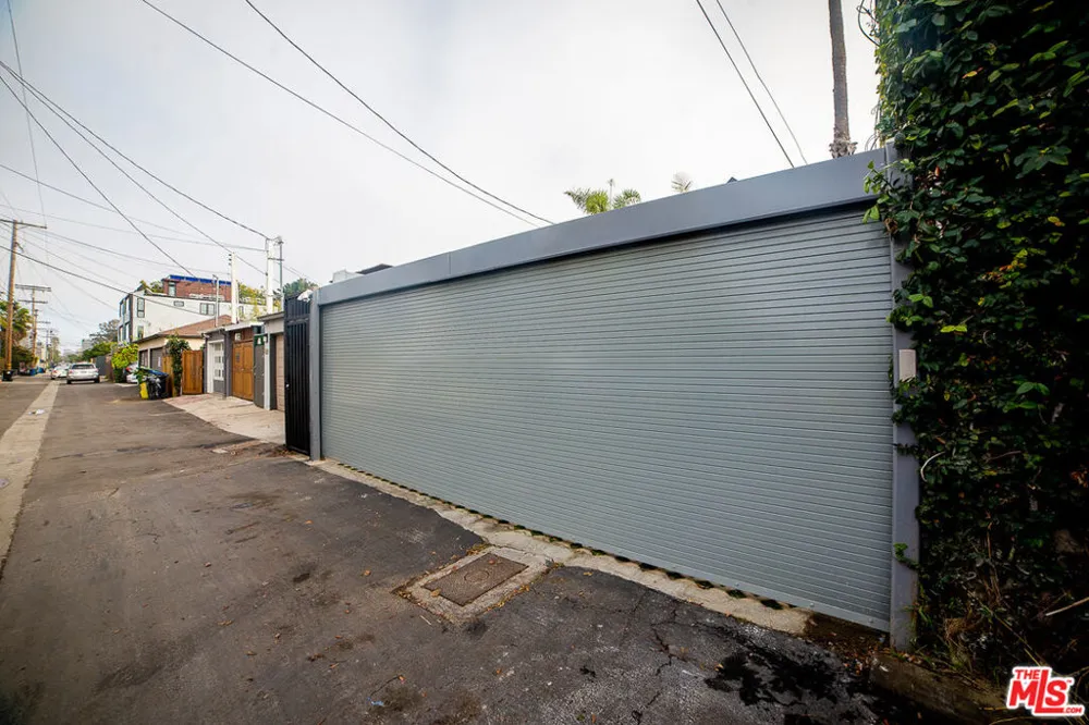 205 Venice Way Los Angeles, CA 90291