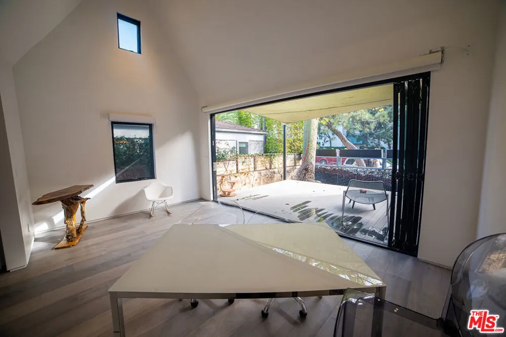 205 Venice Way Los Angeles, CA 90291