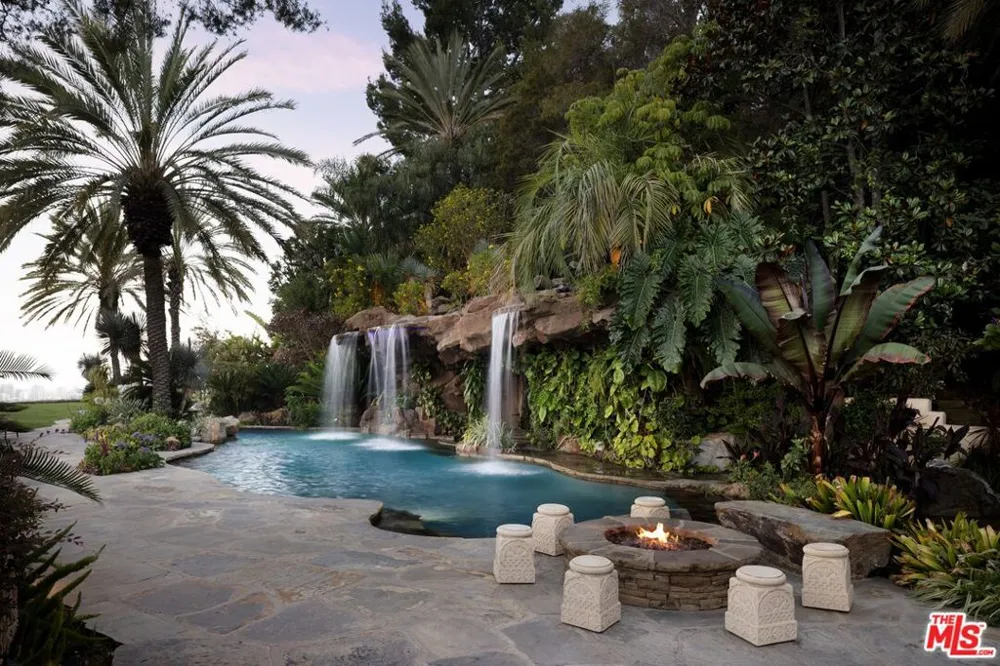 10066 Cielo Drive Los Angeles, CA 90210