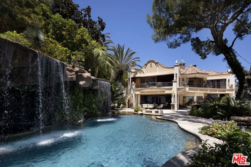 10066 Cielo Drive Los Angeles, CA 90210
