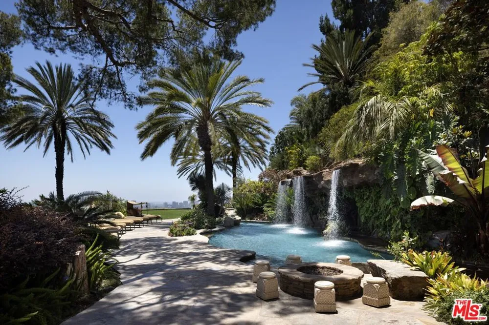 10066 Cielo Drive Los Angeles, CA 90210