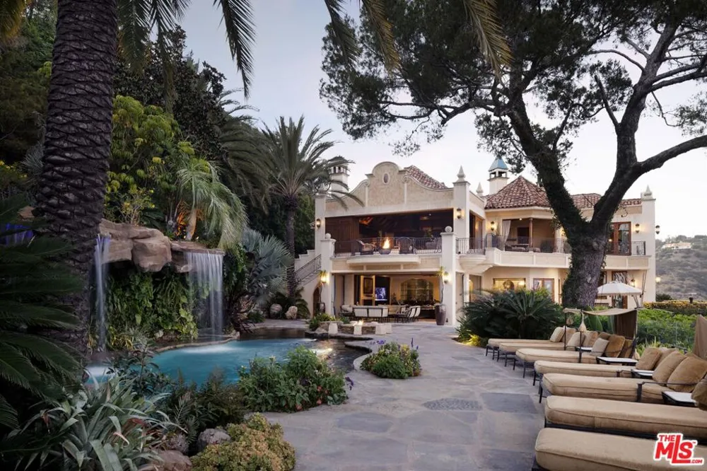 10066 Cielo Drive Los Angeles, CA 90210