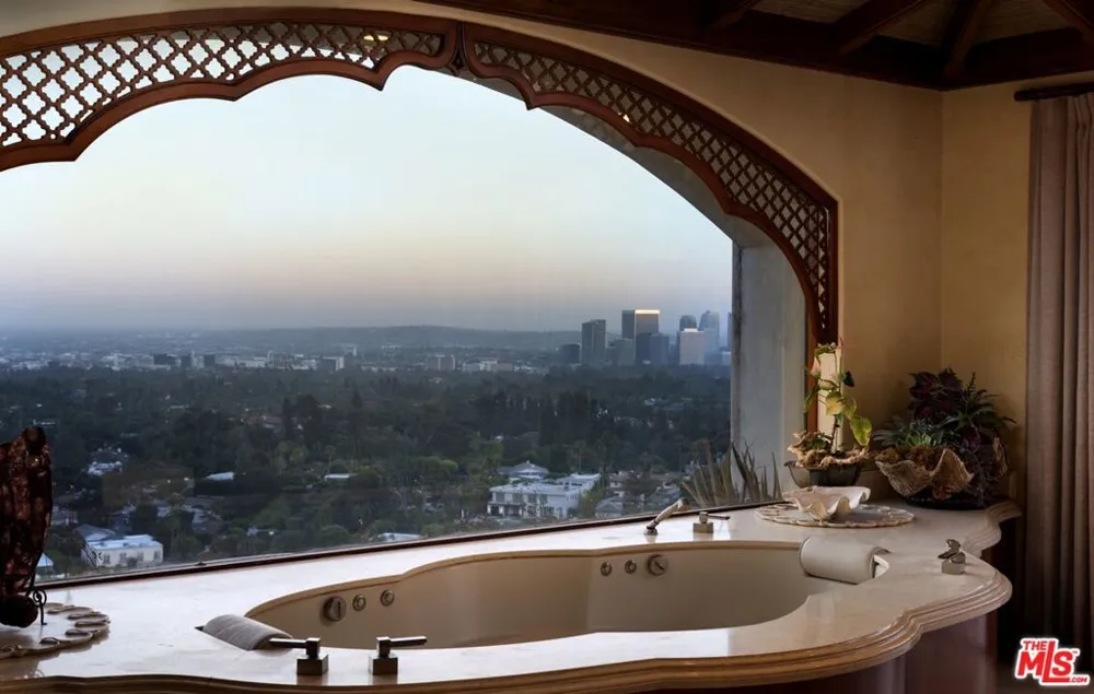 10066 Cielo Drive Los Angeles, CA 90210