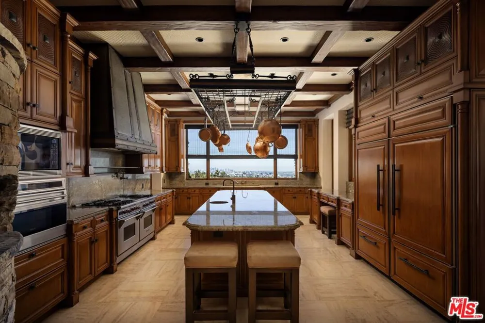 10066 Cielo Drive Los Angeles, CA 90210
